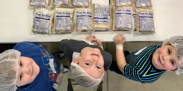 kids packing meals